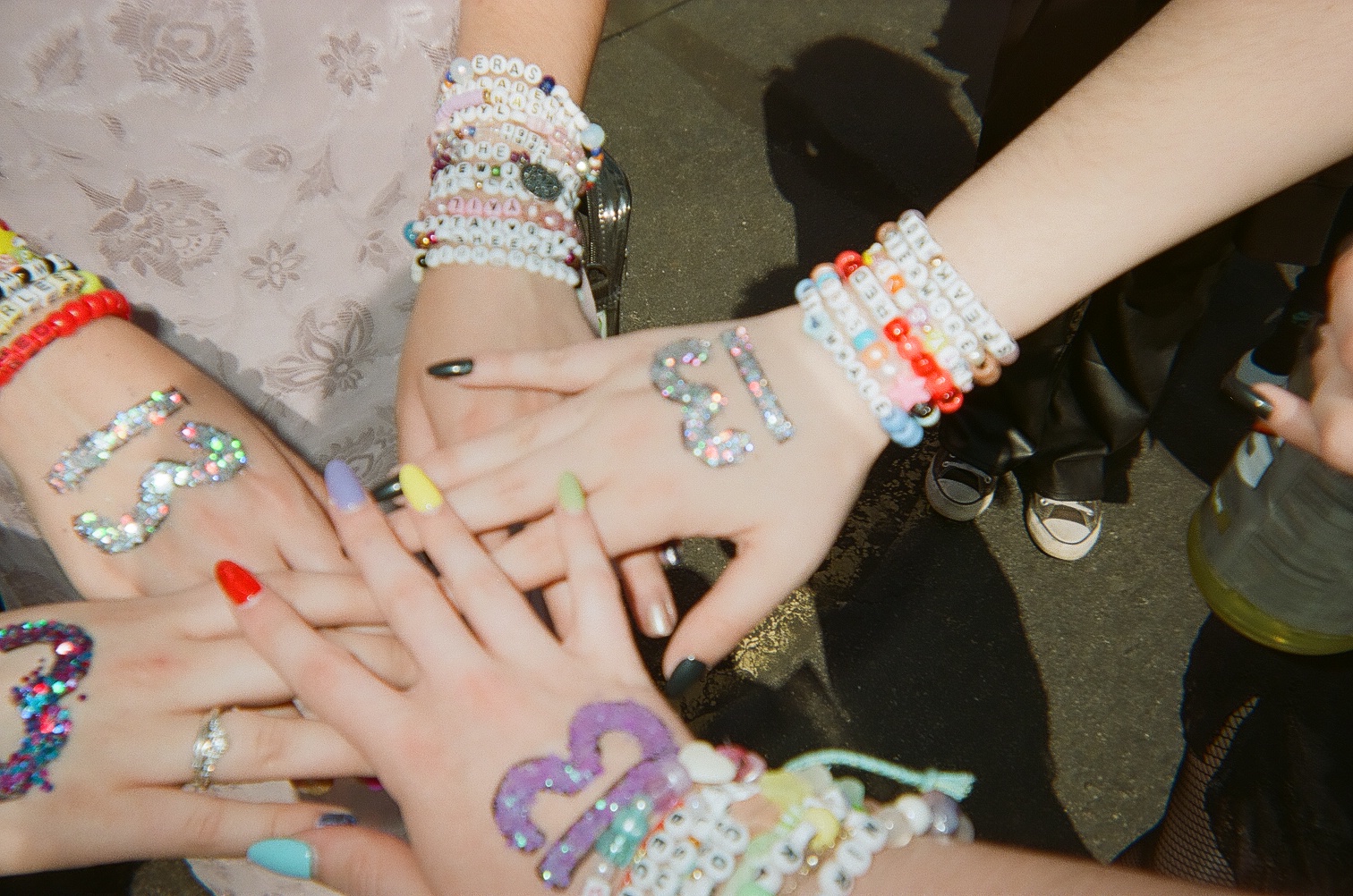 Let's make friendship bracelets for The Eras Tour! // Taylor Swift
